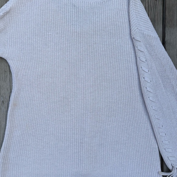 american eagle v-neck cream knit sweater with sleeves and ties - Picture 4 of 9